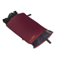 Load image into Gallery viewer, STNKY Bag Standard Burgundy Gear Inisde
