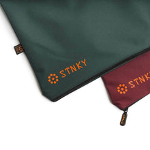 Load image into Gallery viewer, STNKY Bag XL Forest Green and Burgundy details
