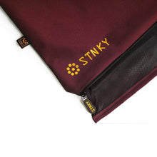 Load image into Gallery viewer, STNKY Standard Burgundy Details
